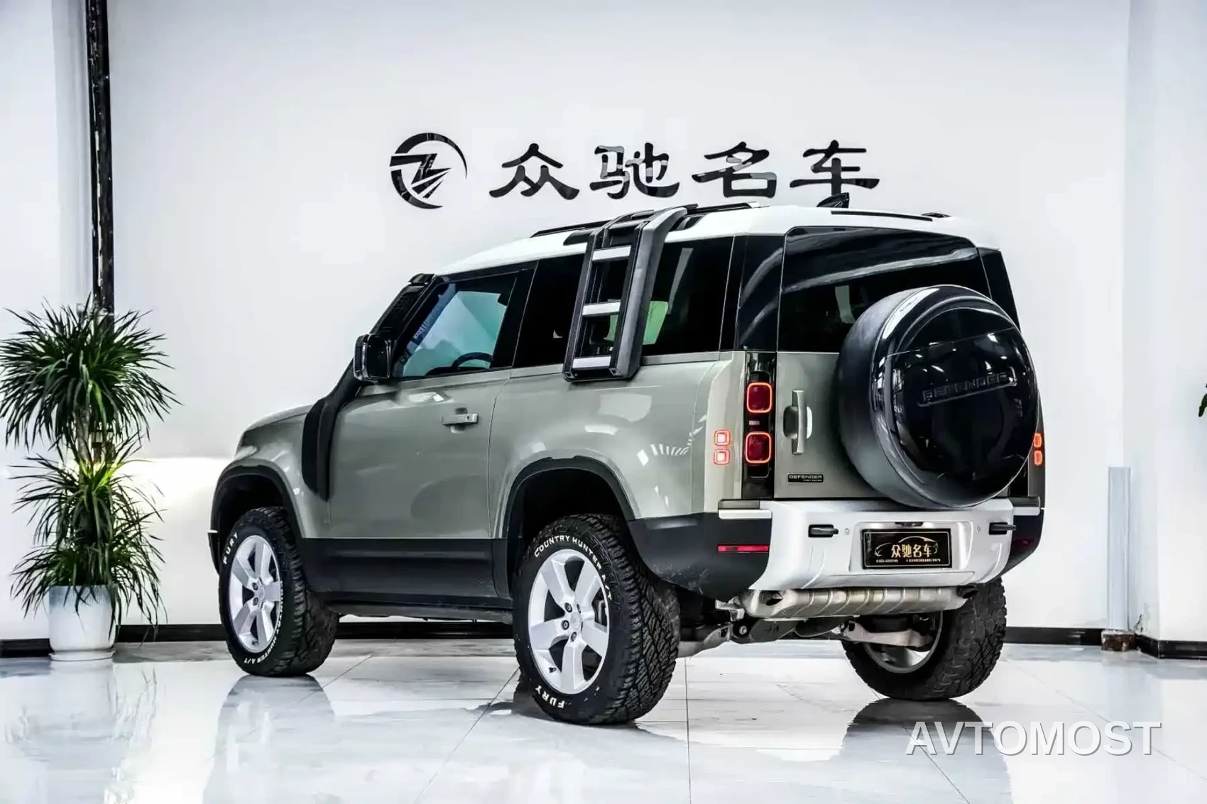 Land Rover Defender 2021 90 P400 Classic Replica Edition — фото 10