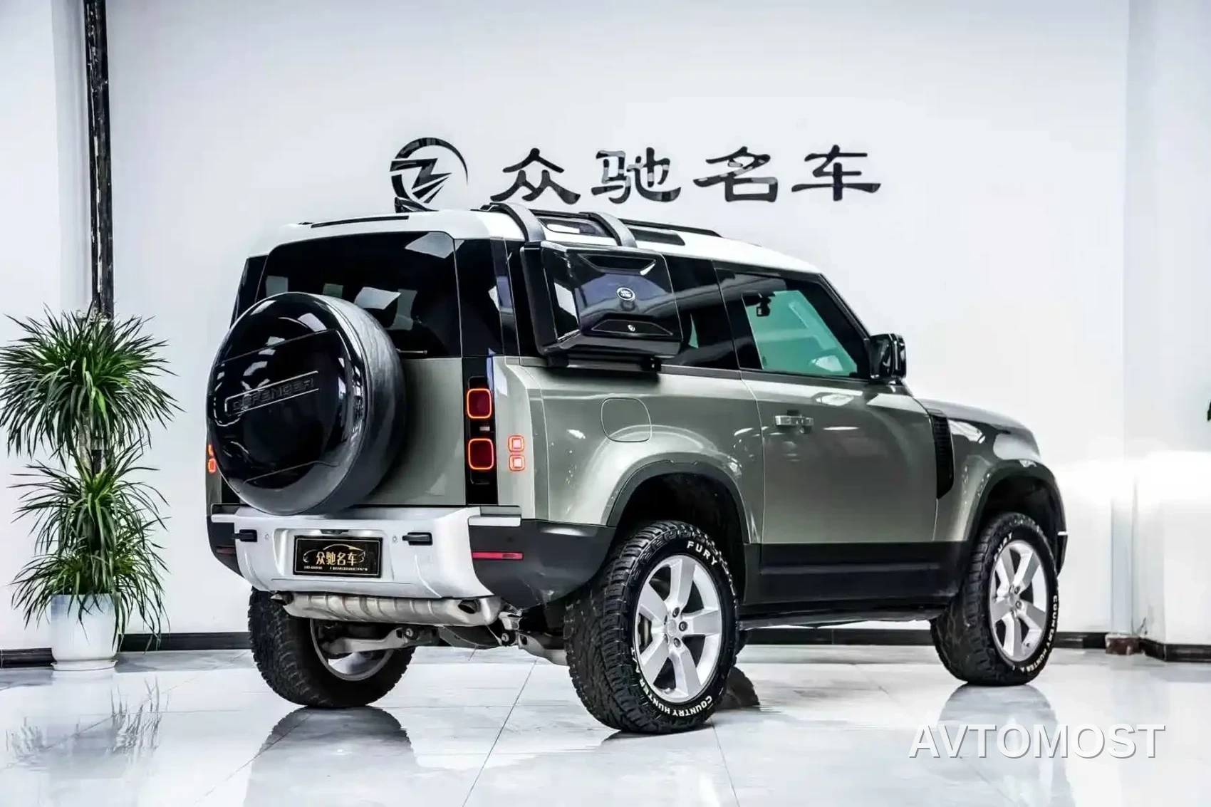 Land Rover Defender 2021 90 P400 Classic Replica Edition — фото 12