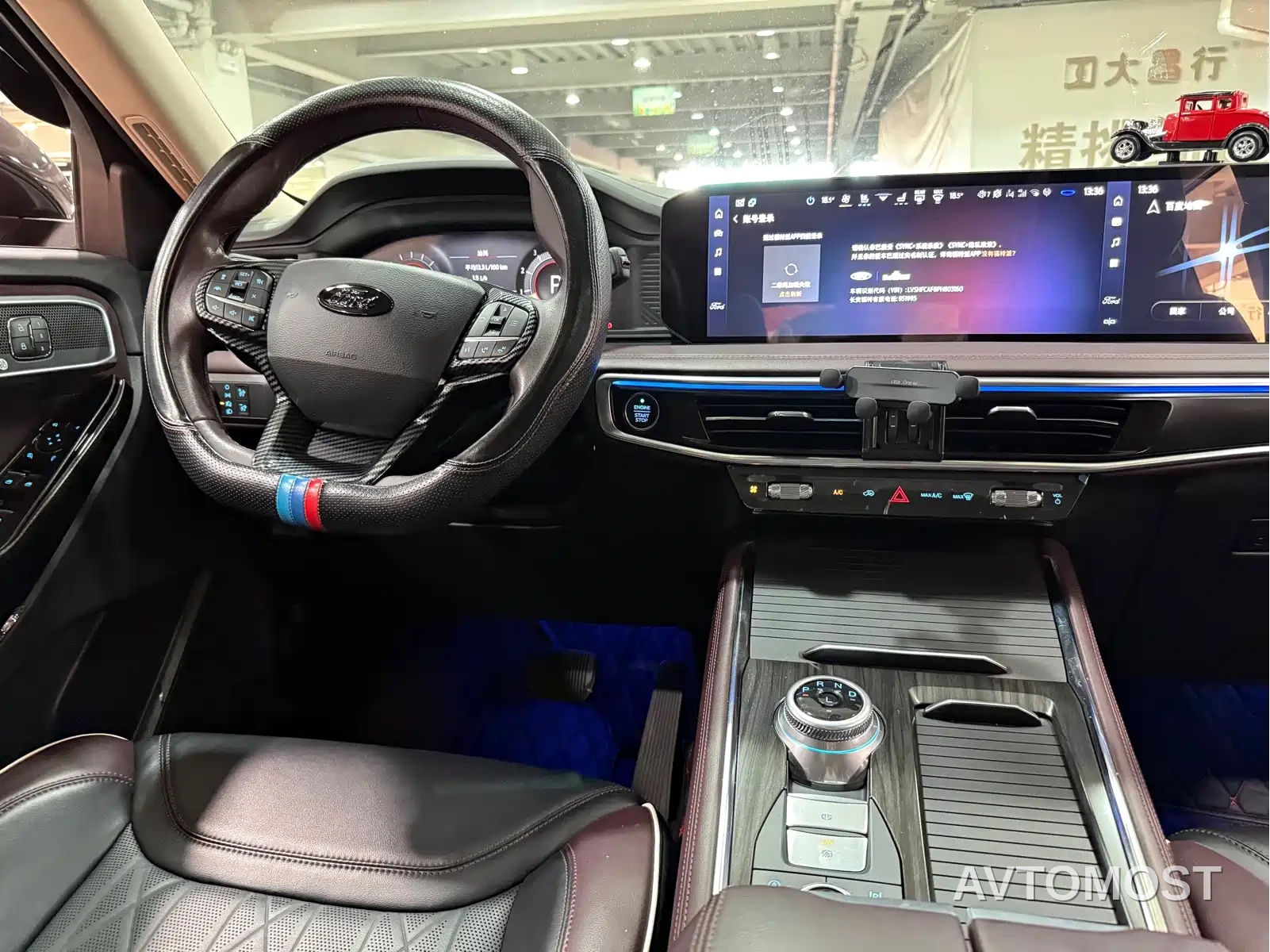 Ford Explorer 2023 EcoBoost 285 AWD Titanium Edition 6-Seater — фото 4