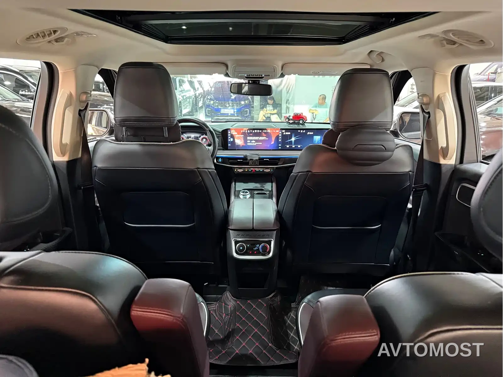 Ford Explorer 2023 EcoBoost 285 AWD Titanium Edition 6-Seater — фото 9