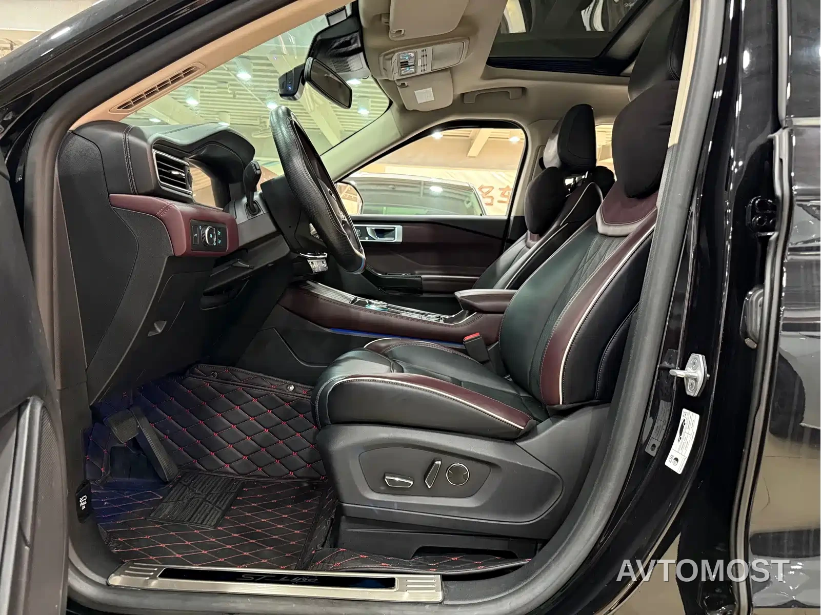 Ford Explorer 2023 EcoBoost 285 AWD Titanium Edition 6-Seater — фото 10