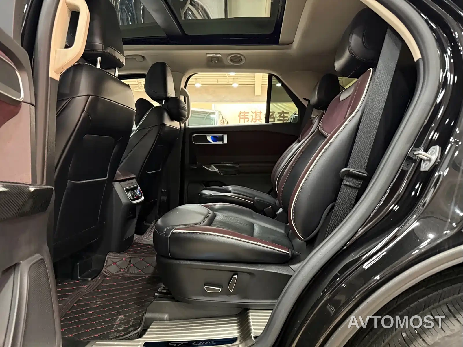 Ford Explorer 2023 EcoBoost 285 AWD Titanium Edition 6-Seater — фото 11