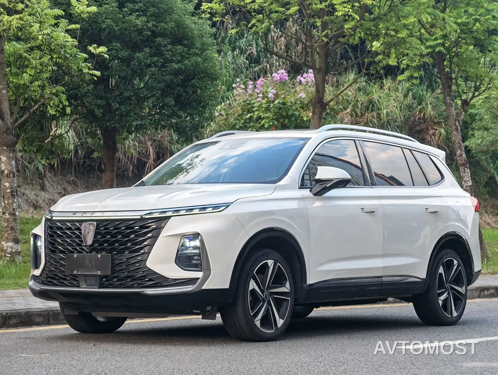 Roewe RX5 eMAX 2022 1.5T PHEV Fearless Honor Edition — фото 1