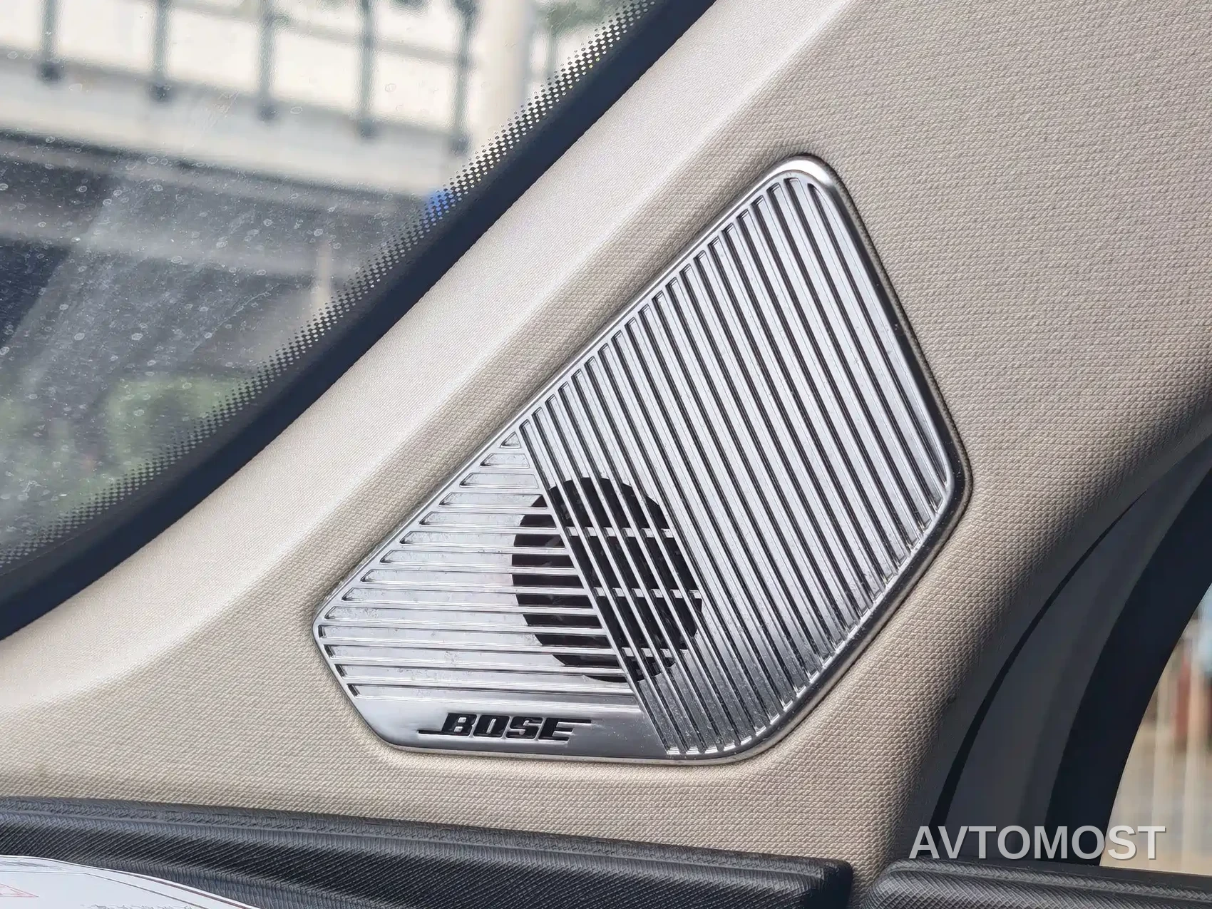 Roewe RX5 eMAX 2022 1.5T PHEV Fearless Honor Edition — фото 7