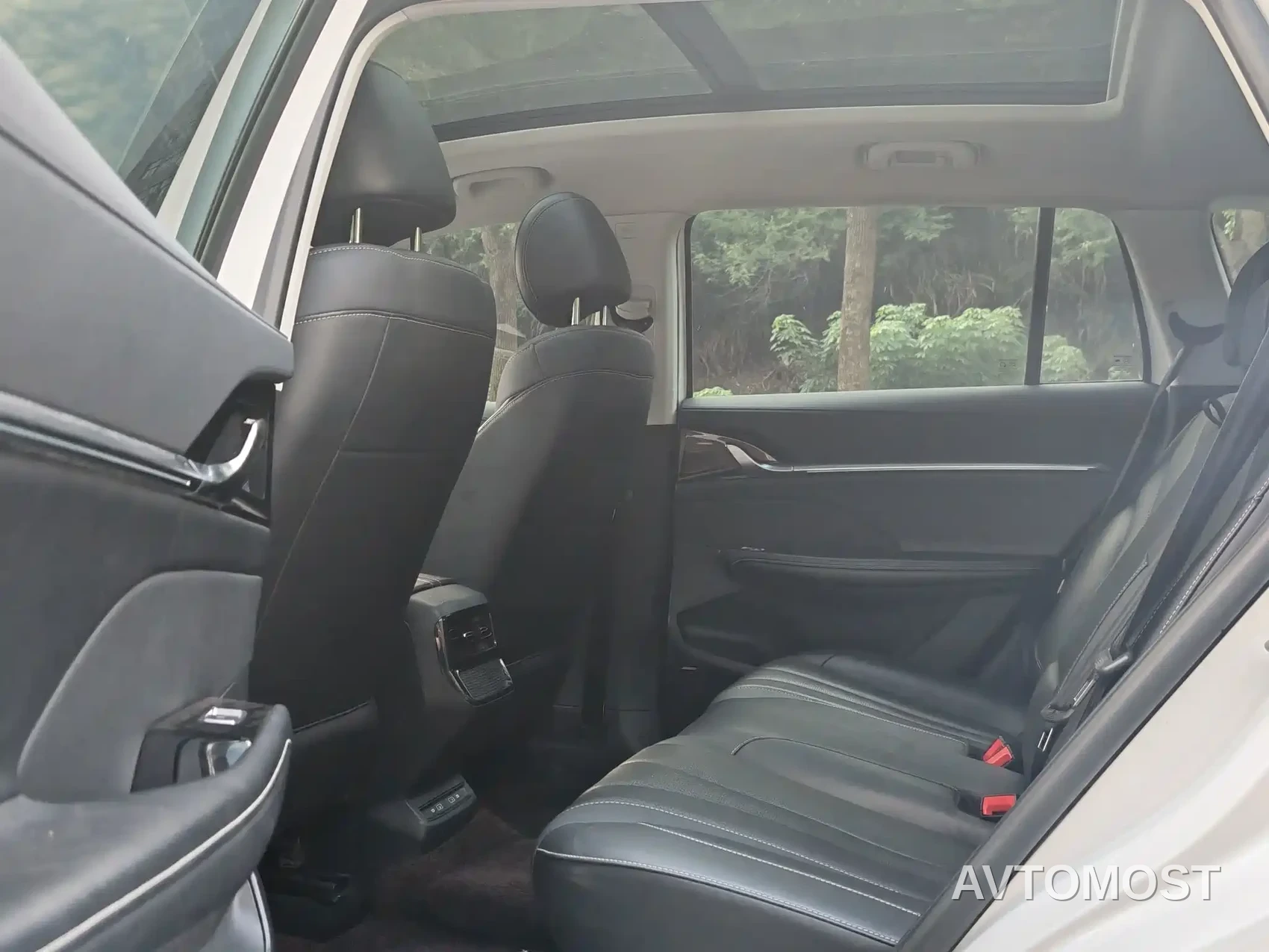 Roewe RX5 eMAX 2022 1.5T PHEV Fearless Honor Edition — фото 10