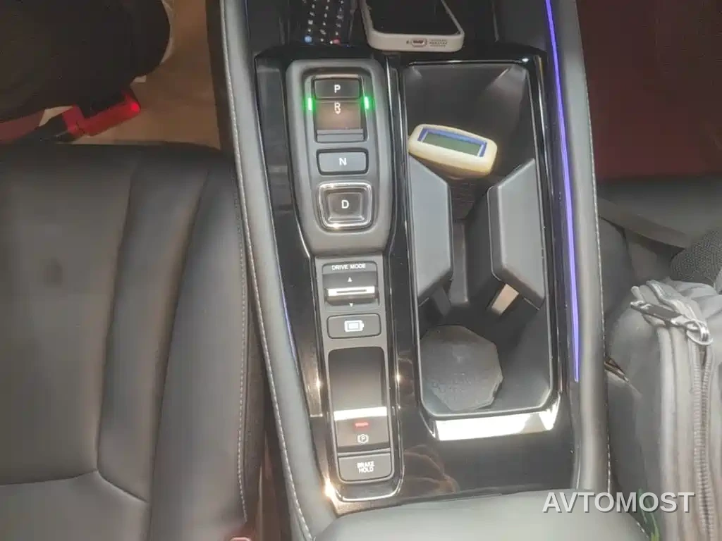 Honda Accord New Energy 2023 2.0L e:PHEV Luxury Edition — фото 14