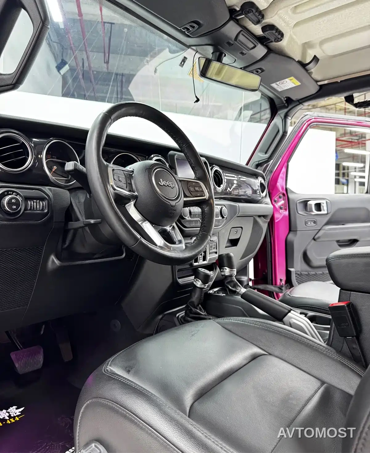 Jeep Wrangler 2022 2.0T Highland Bahamas Pink Sand Special — фото 3