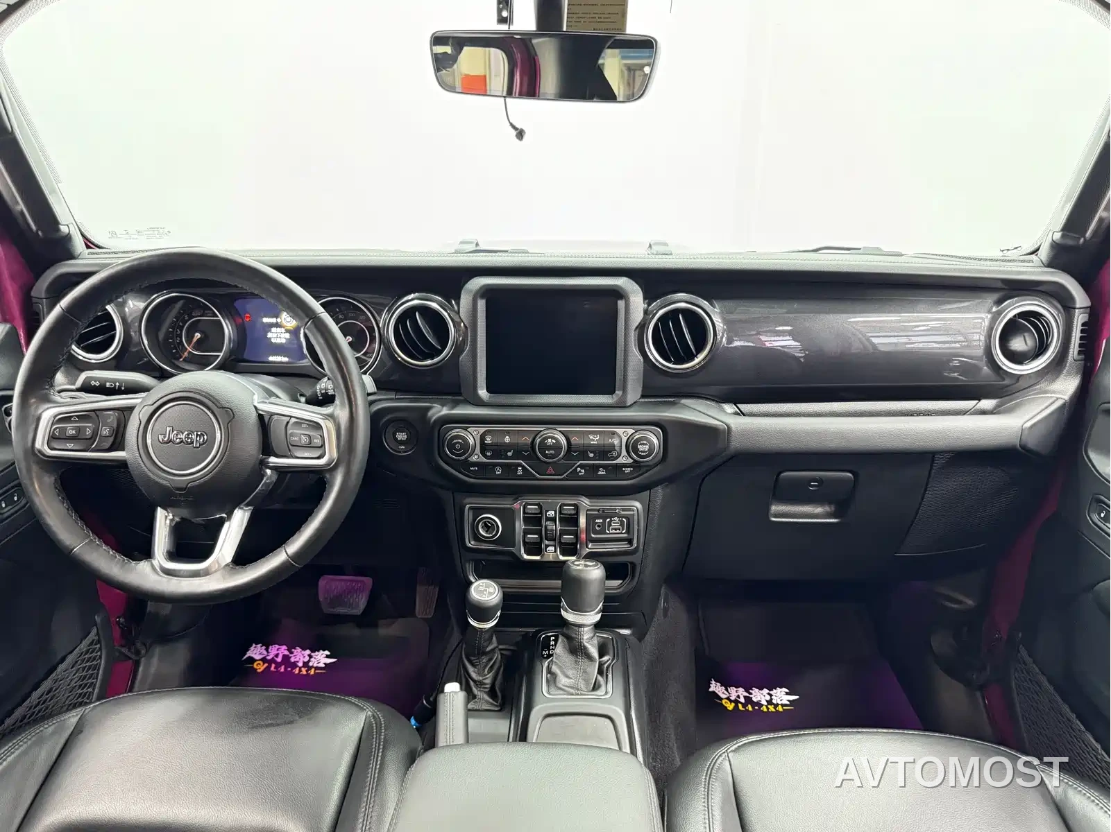 Jeep Wrangler 2022 2.0T Highland Bahamas Pink Sand Special — фото 7