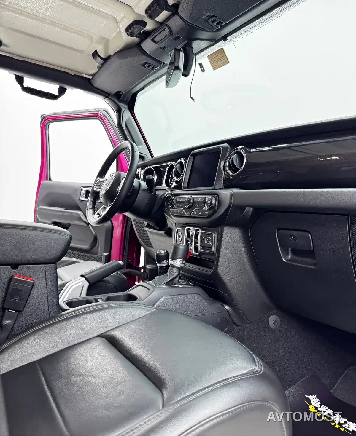 Jeep Wrangler 2022 2.0T Highland Bahamas Pink Sand Special — фото 8