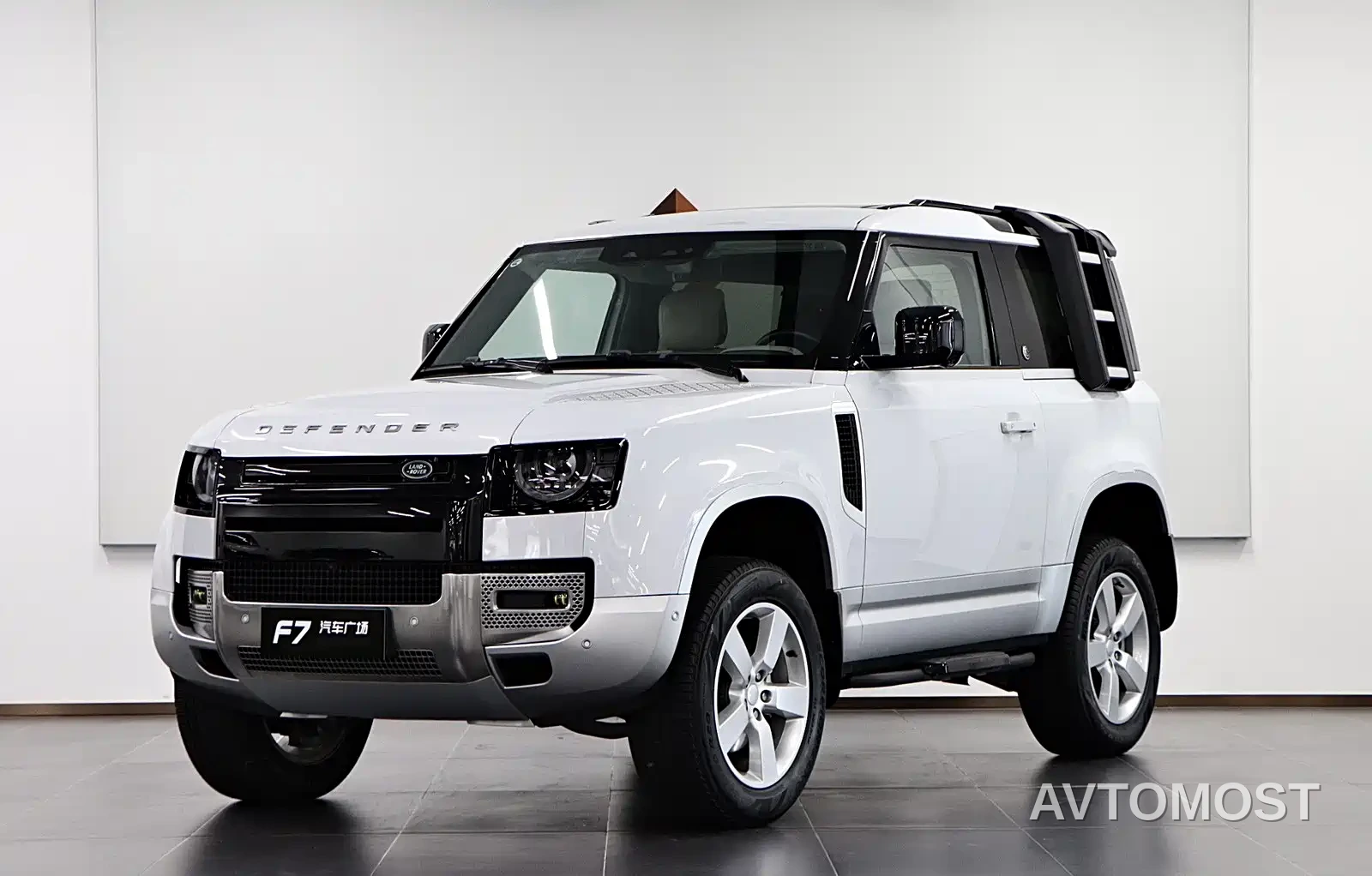 Land Rover Defender 2022 Model 90 2.0T P300 Tiger Ambition Edition — фото 1
