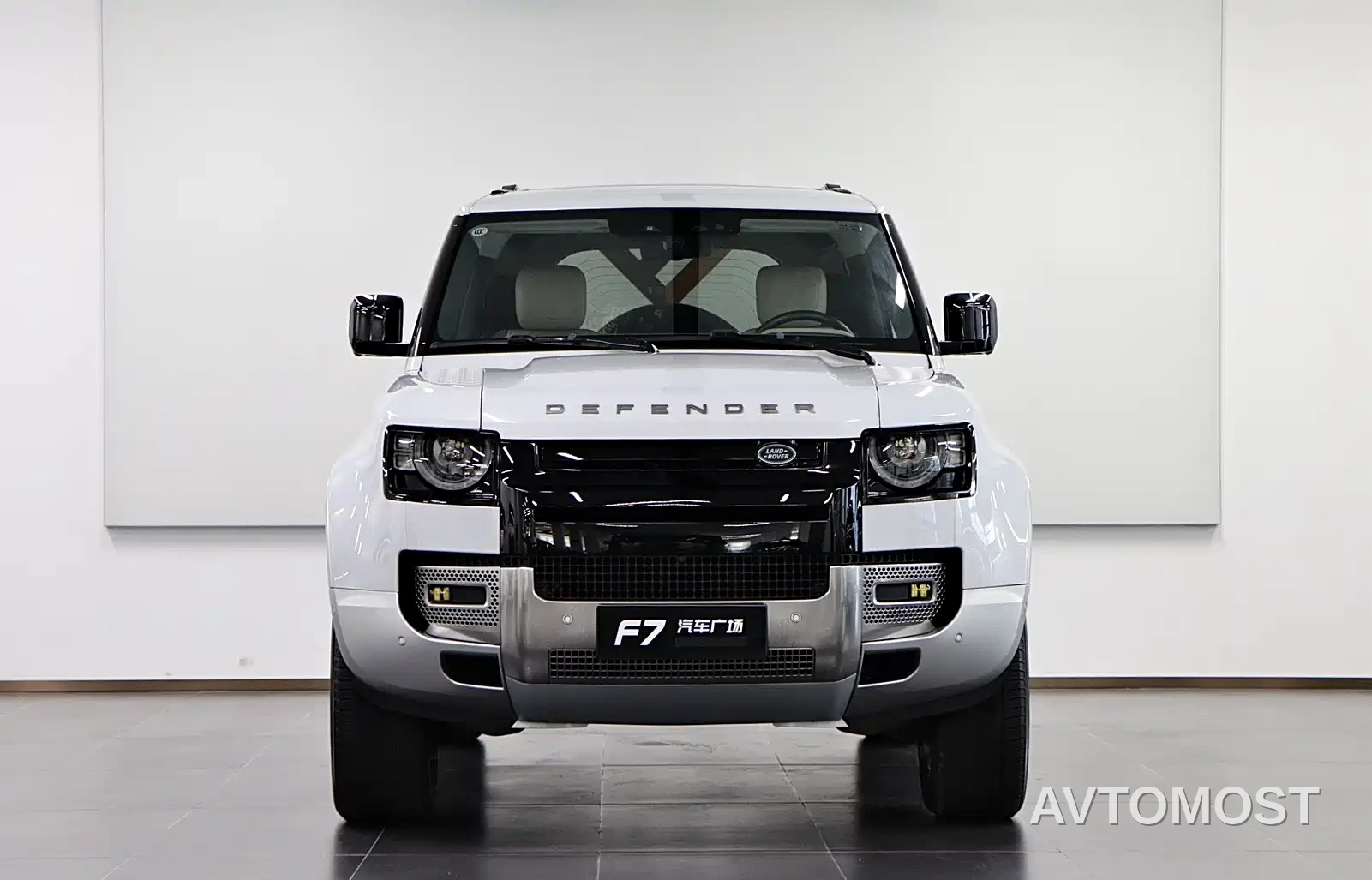 Land Rover Defender 2022 Model 90 2.0T P300 Tiger Ambition Edition — фото 2