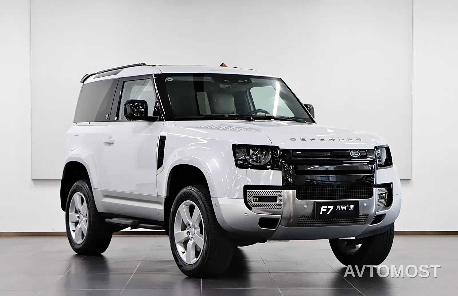 Land Rover Defender 2022 Model 90 2.0T P300 Tiger Ambition Edition — фото 3