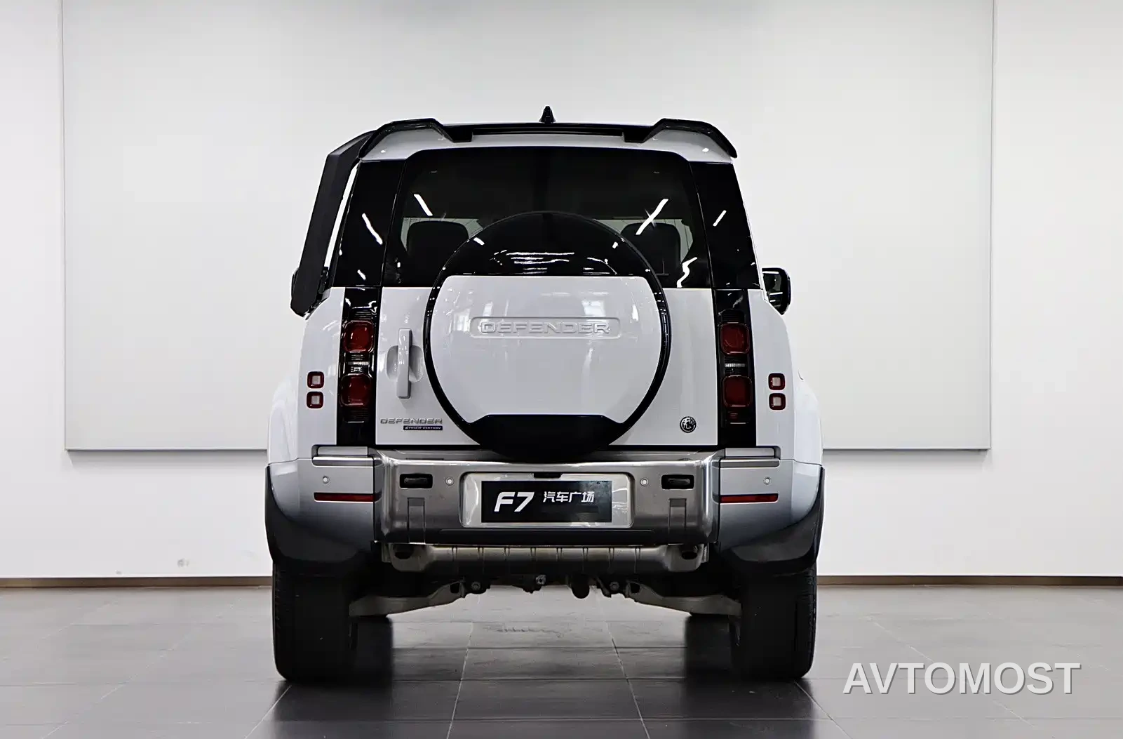 Land Rover Defender 2022 Model 90 2.0T P300 Tiger Ambition Edition — фото 5