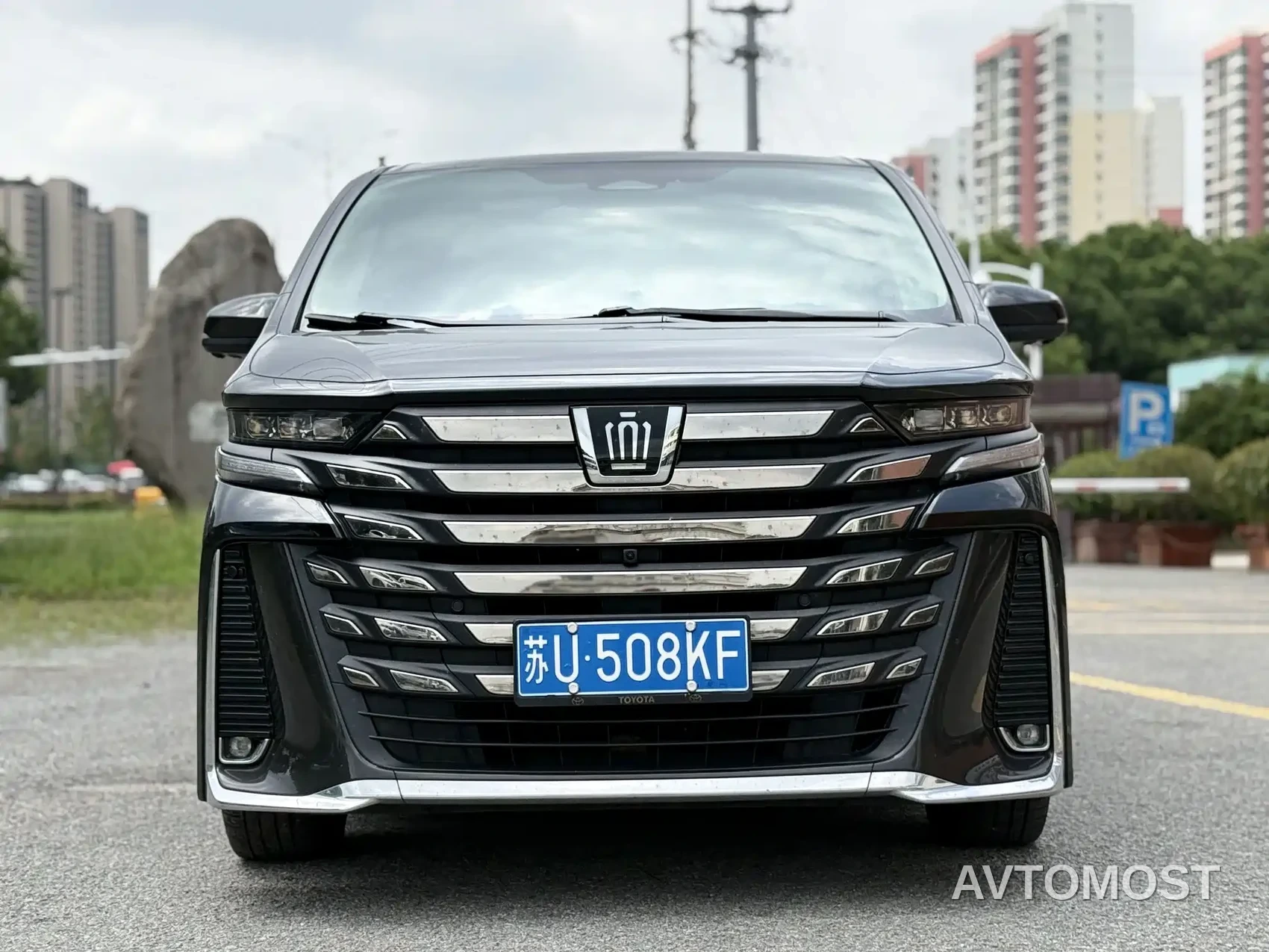 Toyota Crown (Import) 2024 2.5L Ultimate Edition — фото 3