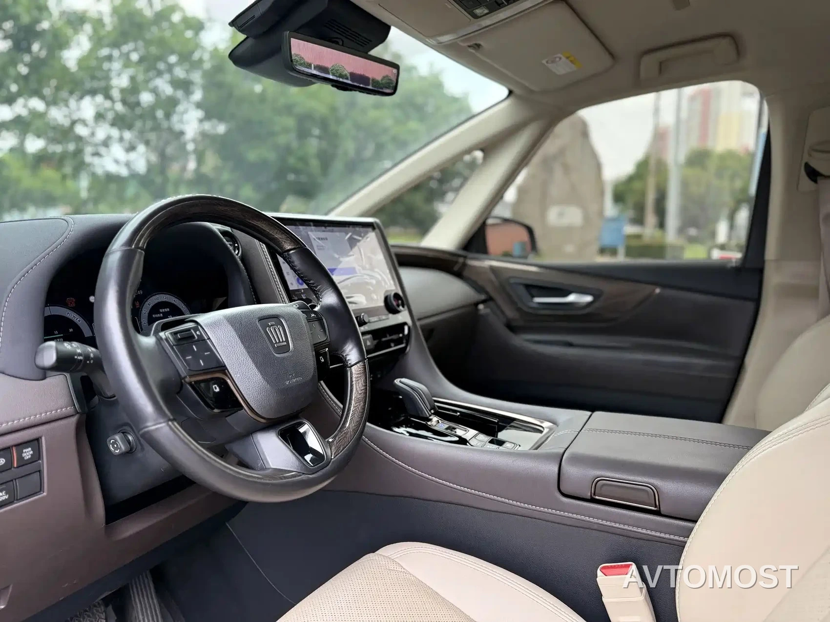 Toyota Crown (Import) 2024 2.5L Ultimate Edition — фото 10