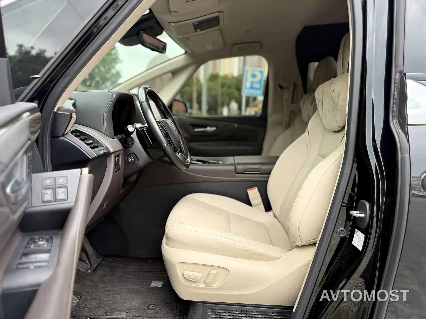 Toyota Crown (Import) 2024 2.5L Ultimate Edition — фото 15