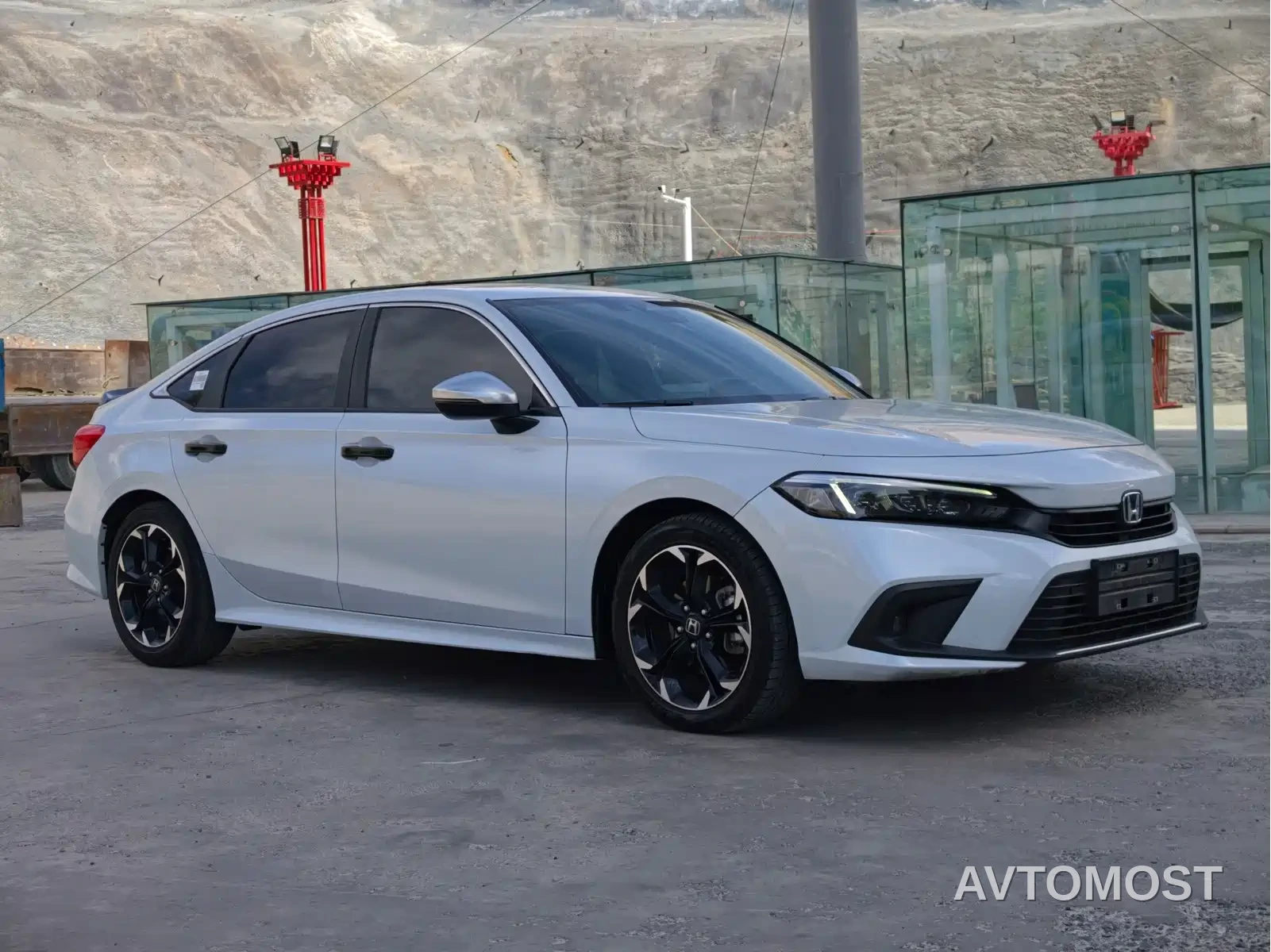 Honda Civic 2023 2.0L e:HEV Sport Edition — фото 3