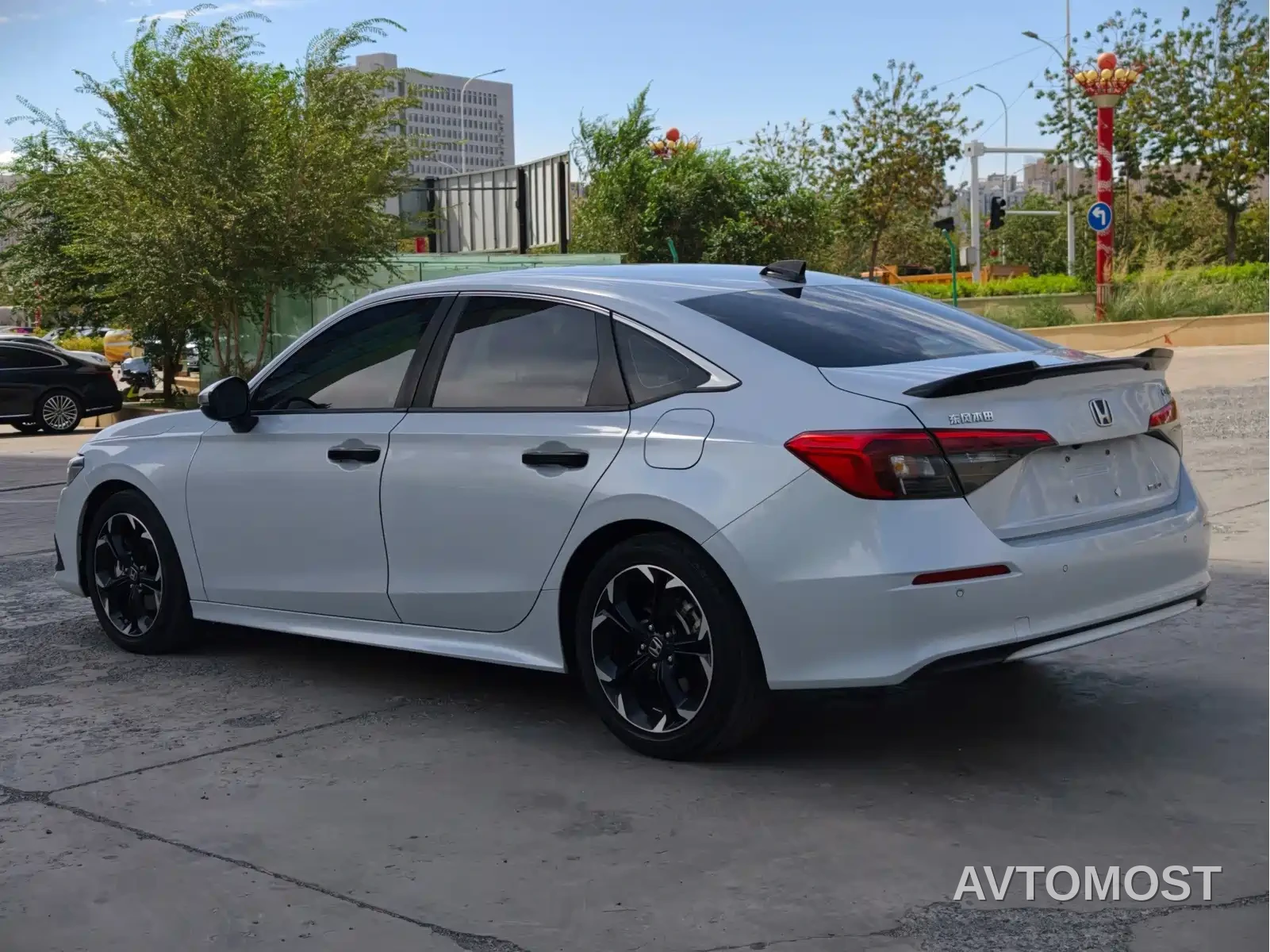 Honda Civic 2023 2.0L e:HEV Sport Edition — фото 7