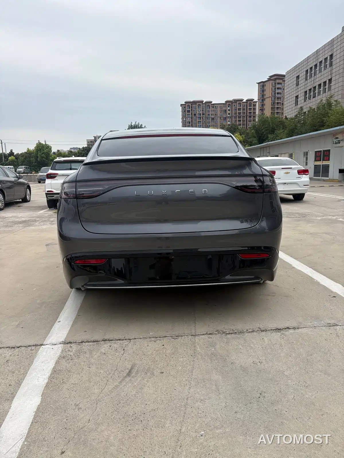 Zhijie Luxeed R7 2024 Pure Electric 667km Max — фото 2