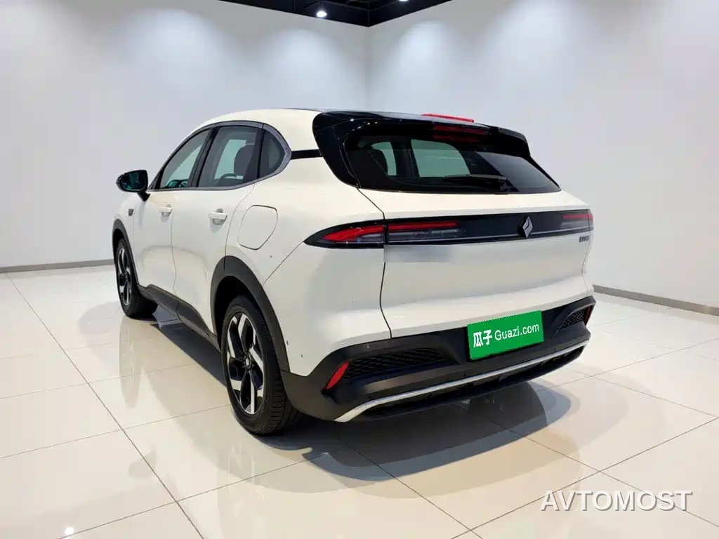Baojun Yunhai 2024 140km Plug-in Hybrid — фото 4