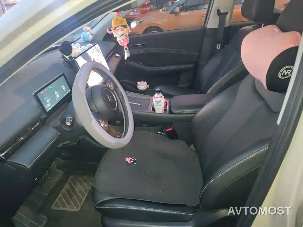 Baojun Yunhai 2024 140km Plug-in Hybrid — фото 16