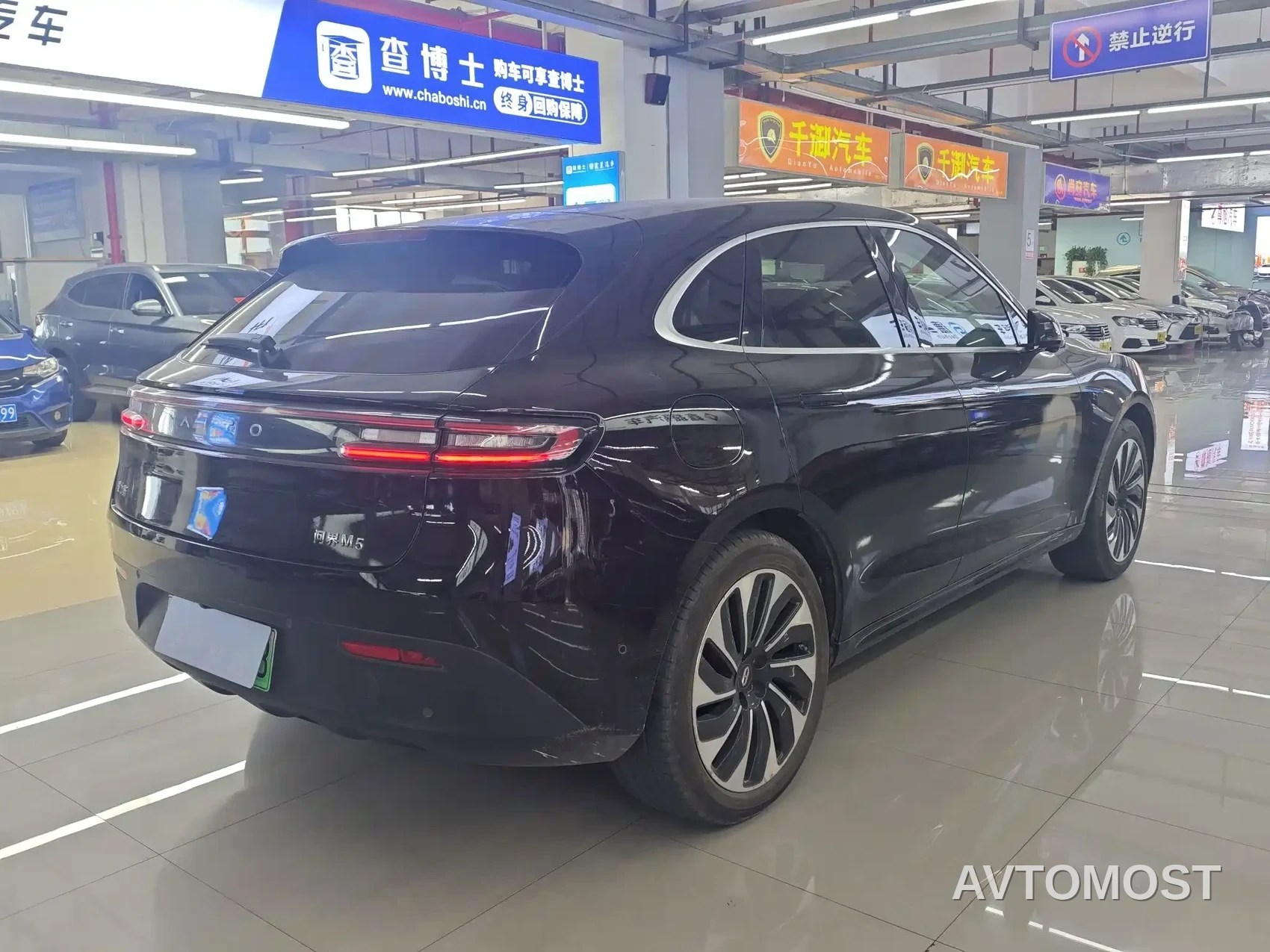 AITO M5 2022 Extended Range AWD Flagship — фото 3