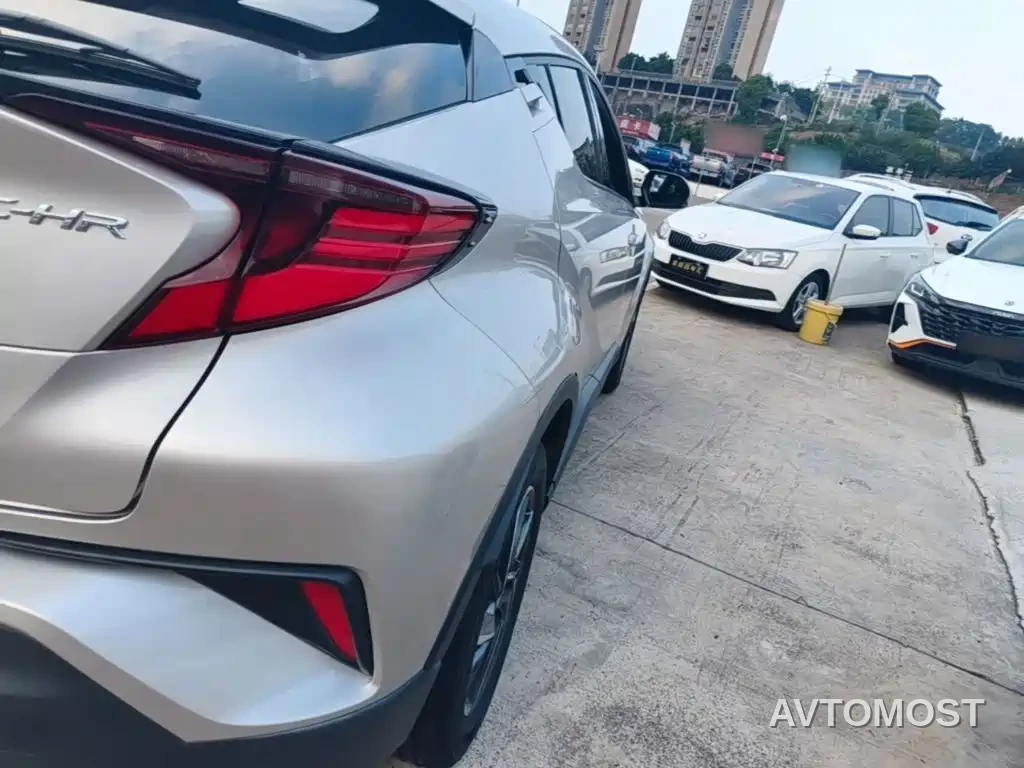 Toyota C-HR 2021 2.0L Luxury Edition — фото 7
