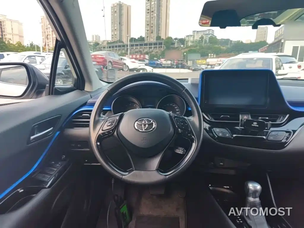 Toyota C-HR 2021 2.0L Luxury Edition — фото 9