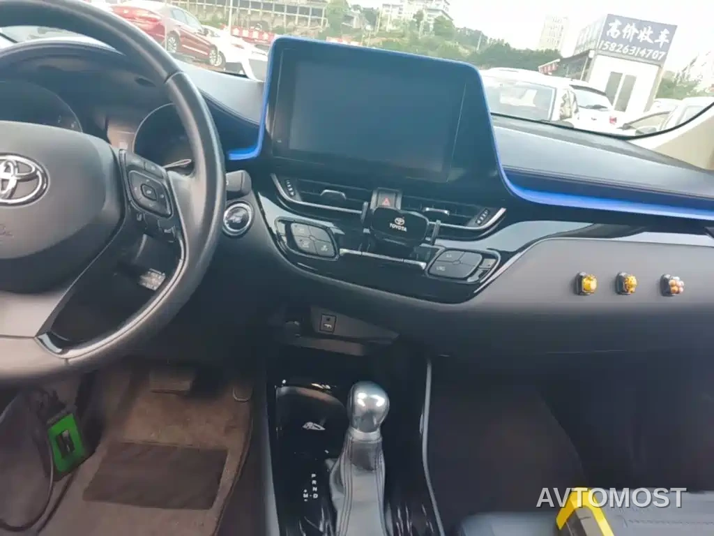 Toyota C-HR 2021 2.0L Luxury Edition — фото 11