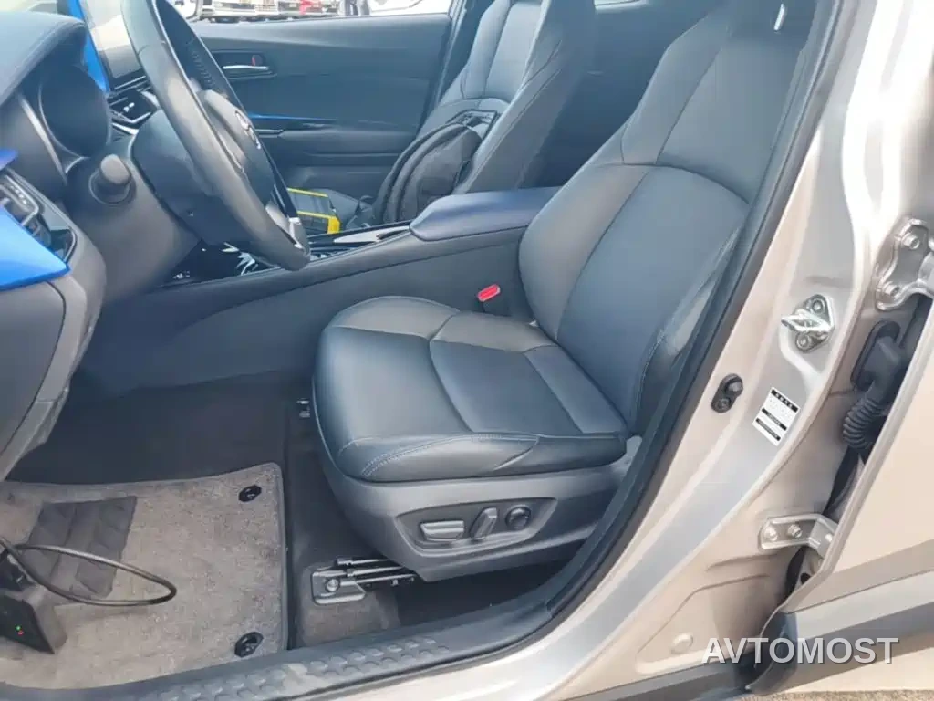 Toyota C-HR 2021 2.0L Luxury Edition — фото 13