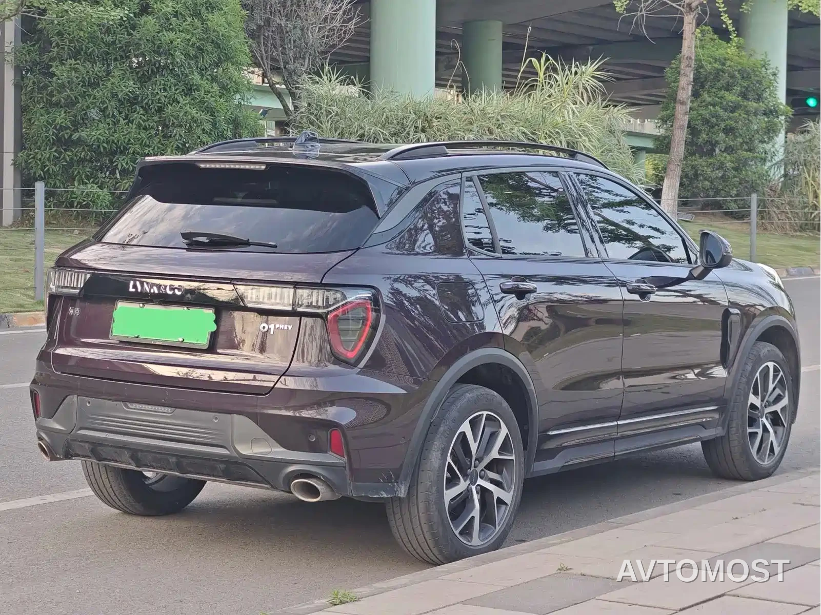 Lynk & Co 01 EM-P 2021 1.5TD PHEV Halo — фото 6