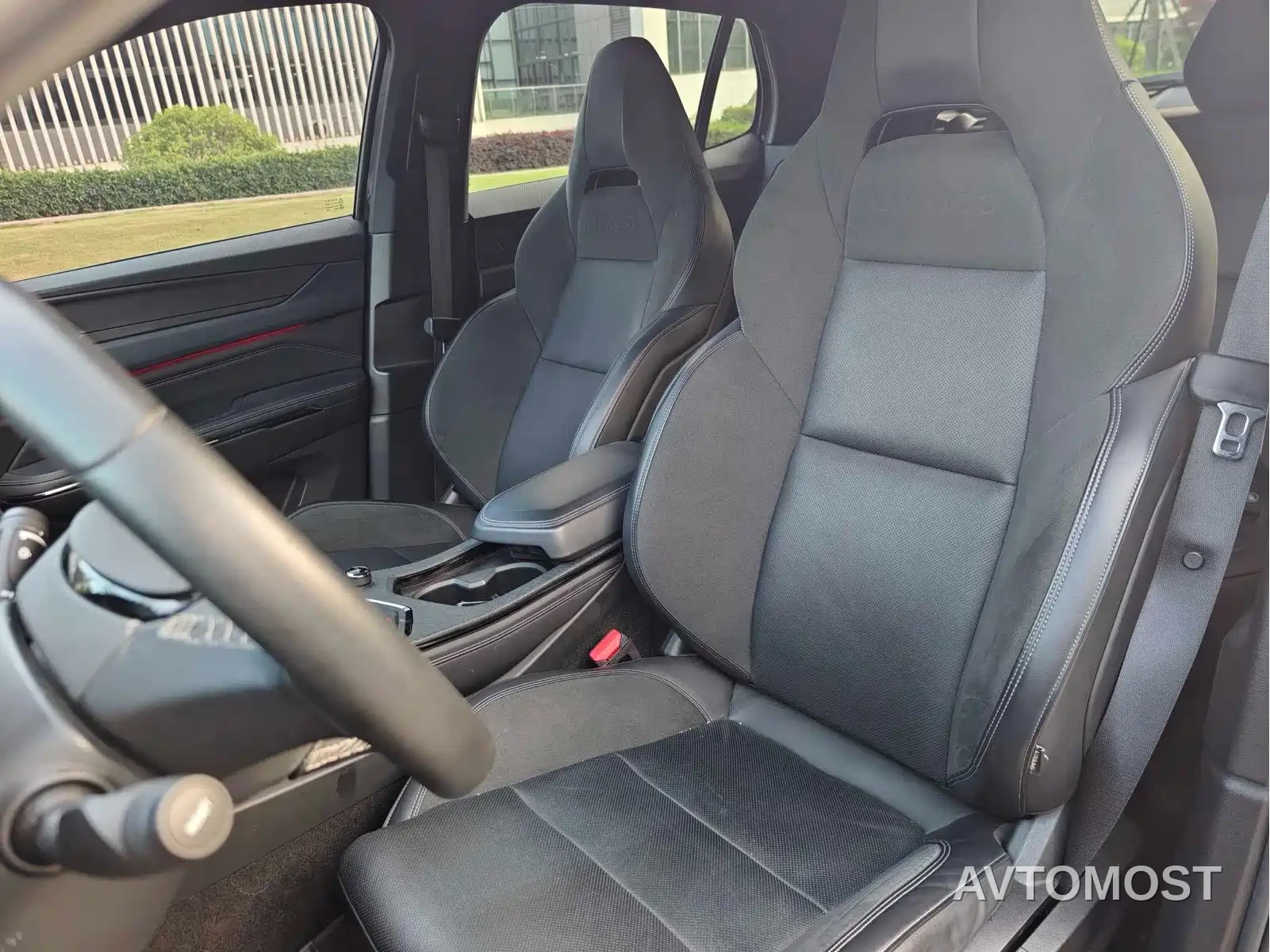 Lynk & Co 01 EM-P 2021 1.5TD PHEV Halo — фото 8