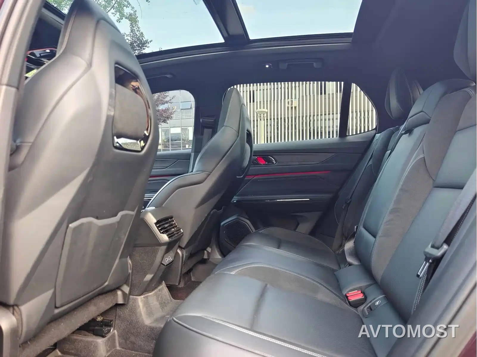 Lynk & Co 01 EM-P 2021 1.5TD PHEV Halo — фото 10