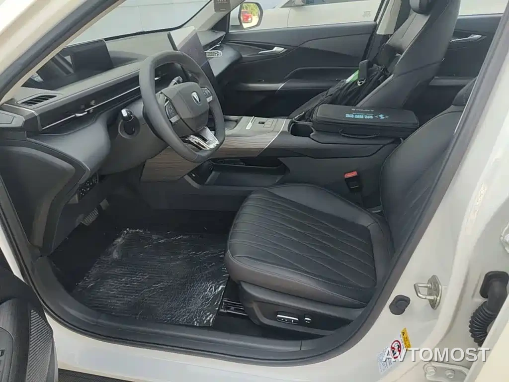 Changan Eado PHEV 2025 Smart New Blue Whale 145KM Battleship Edition — фото 15
