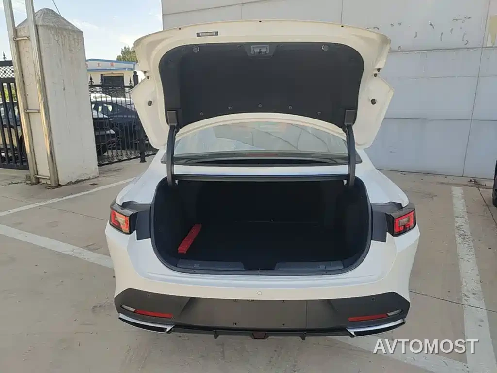 Changan Eado PHEV 2025 Smart New Blue Whale 145KM Battleship Edition — фото 19