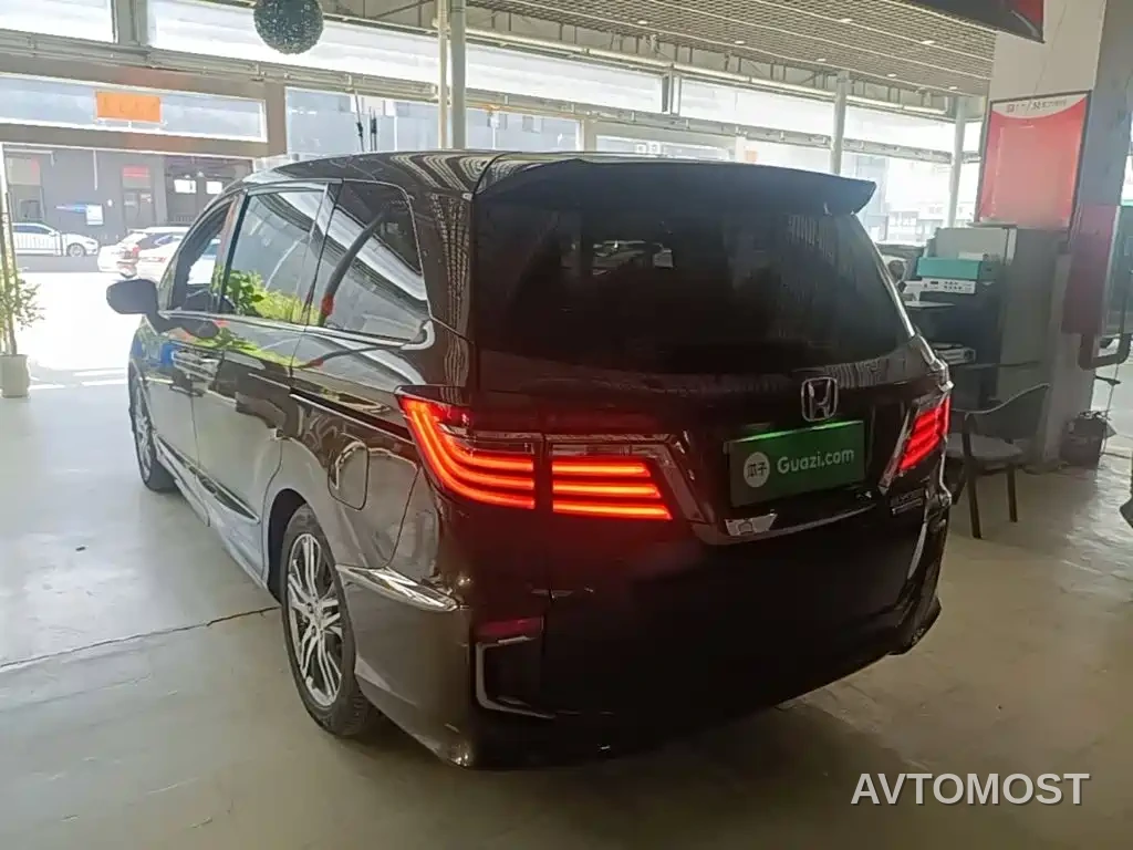 Honda Elysion 2019 2.0L Hybrid Luxury Edition — фото 5