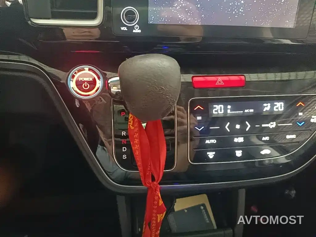 Honda Elysion 2019 2.0L Hybrid Luxury Edition — фото 14