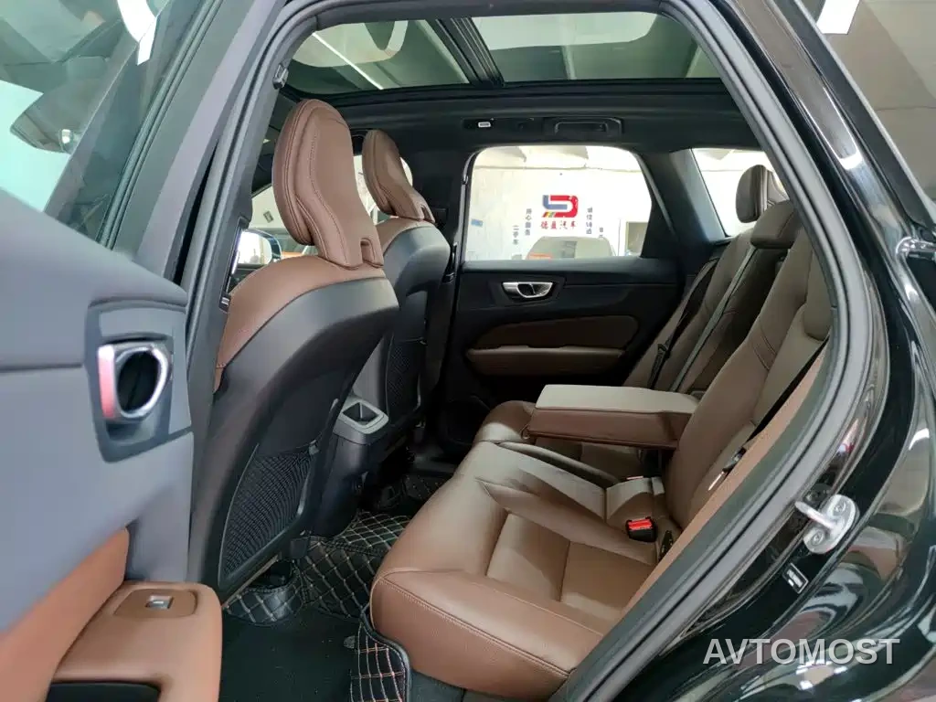 Volvo XC60 2025 B5 AWD Smart Elite Luxury Edition — фото 10