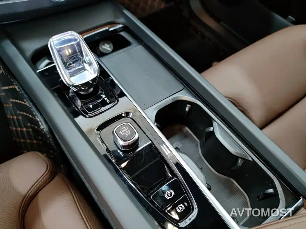 Volvo XC60 2025 B5 AWD Smart Elite Luxury Edition — фото 14