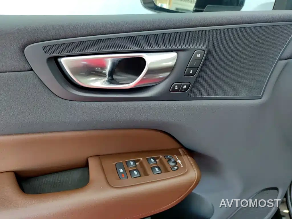 Volvo XC60 2025 B5 AWD Smart Elite Luxury Edition — фото 15