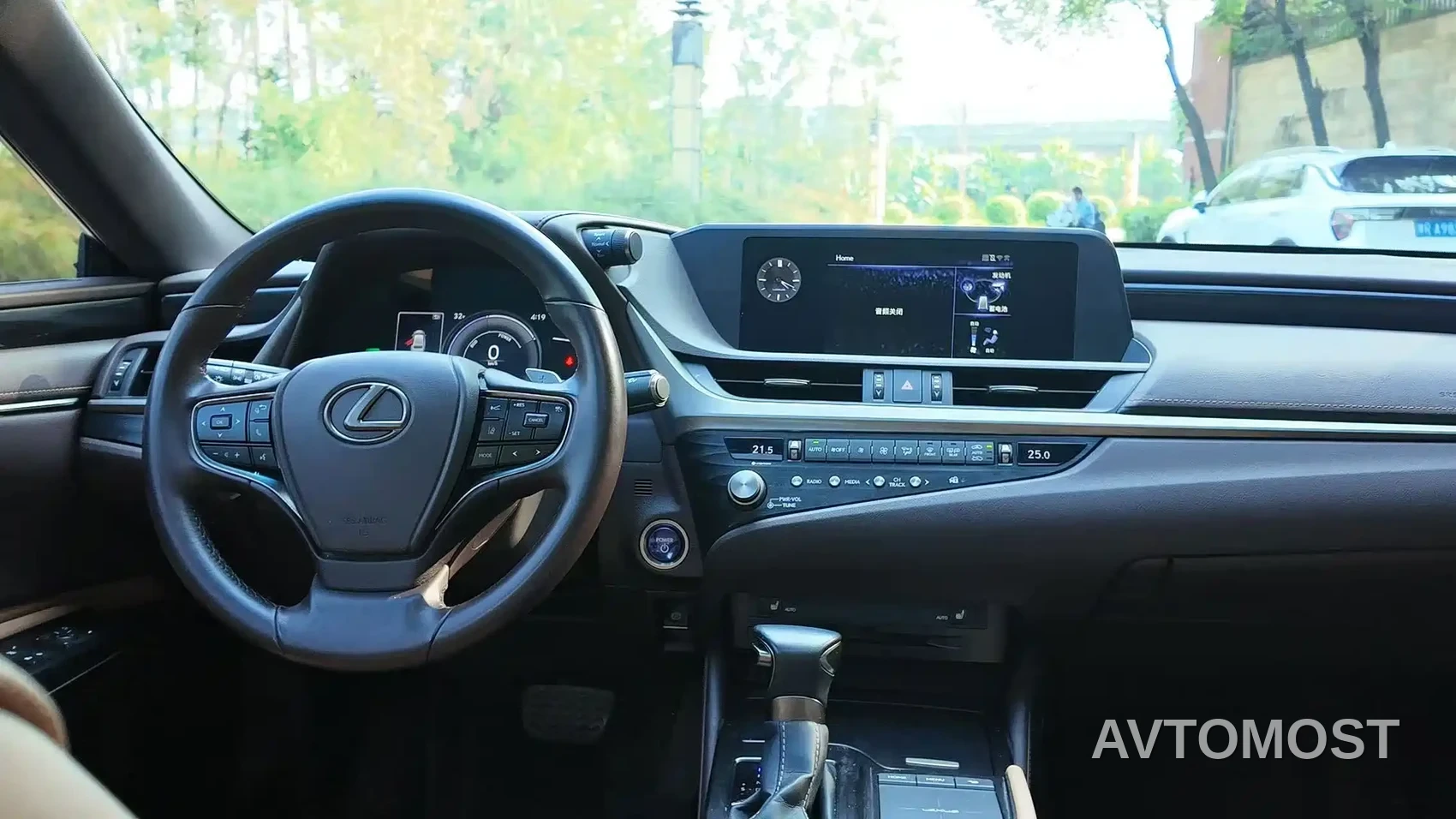 Lexus ES 2020 Model 300h Excellence Edition — фото 12