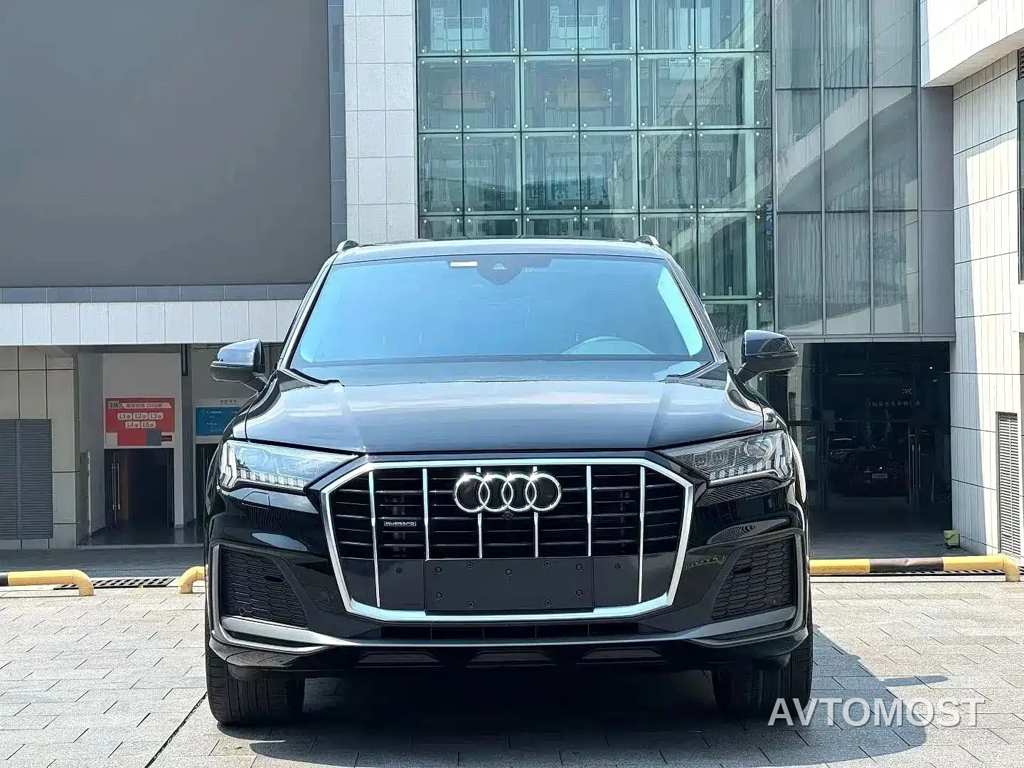 Audi Q7 2023 45 TFSI quattro S line Sport — фото 2