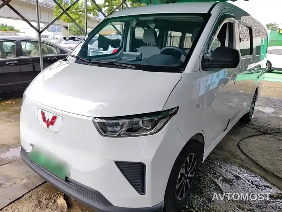Wuling Yangguang 2024 300KM Comfort Bus Version 75kW