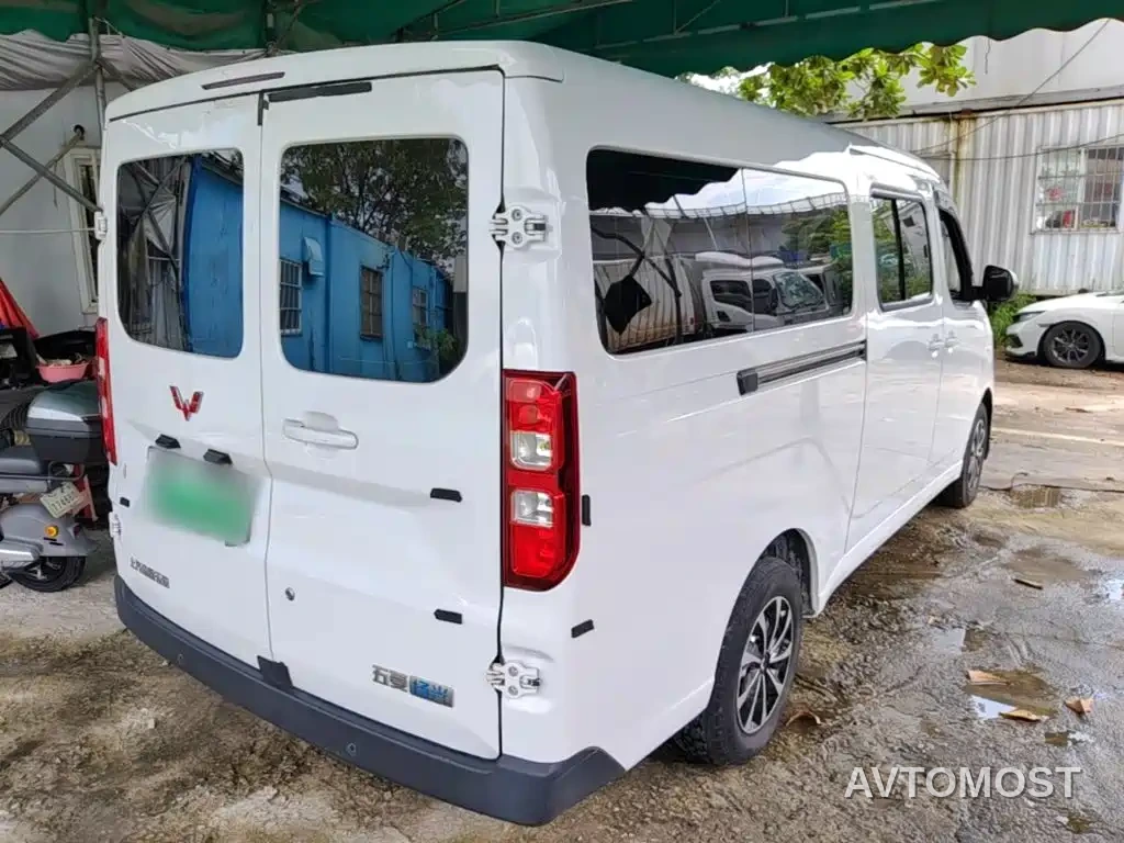 Wuling Yangguang 2024 300KM Comfort Bus Version 75kW — фото 4