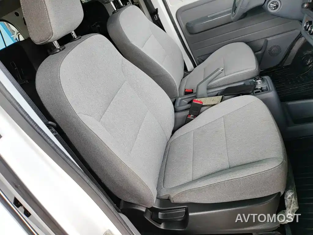 Wuling Yangguang 2024 300KM Comfort Bus Version 75kW — фото 14