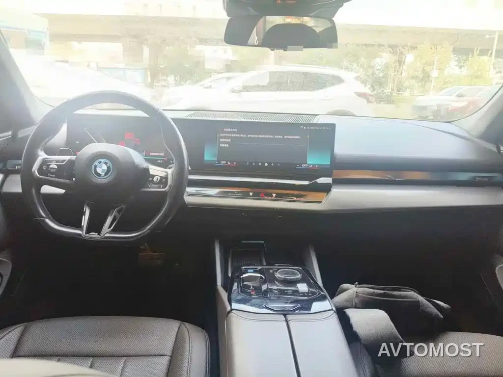 BMW i5 2024 eDrive 35L M Sport Package — фото 12