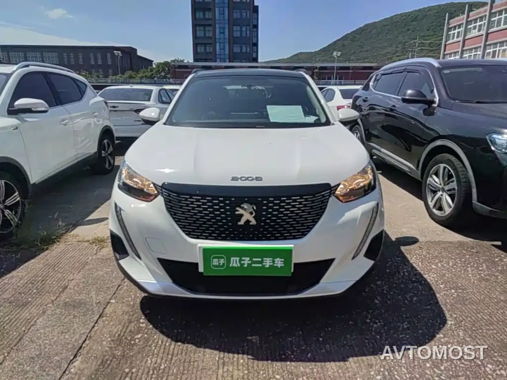 Peugeot 2008 2020 230THP Fashion Sunroof Edition — фото 2