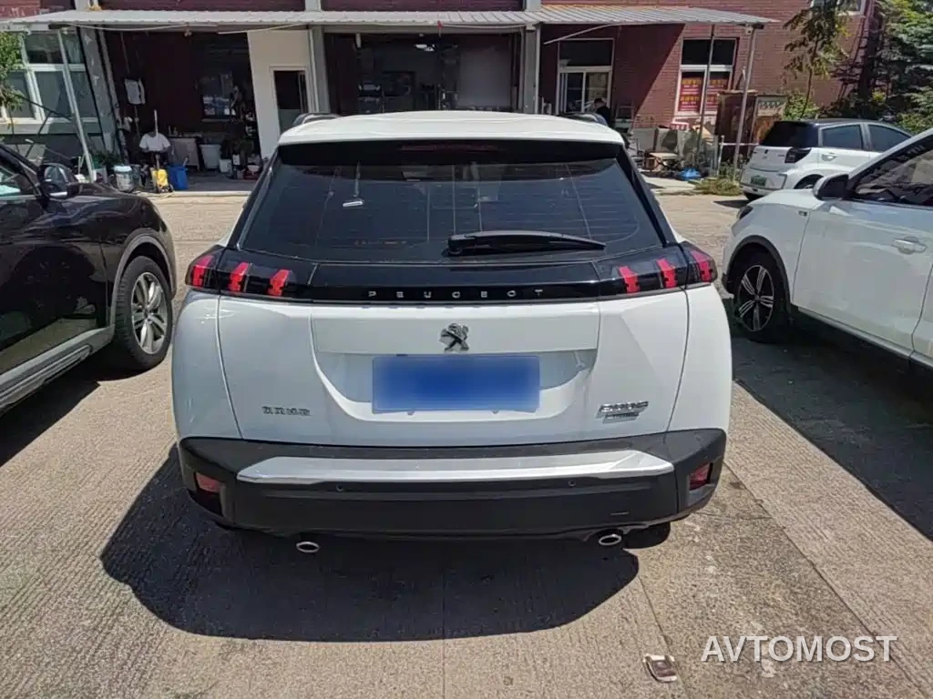 Peugeot 2008 2020 230THP Fashion Sunroof Edition — фото 5