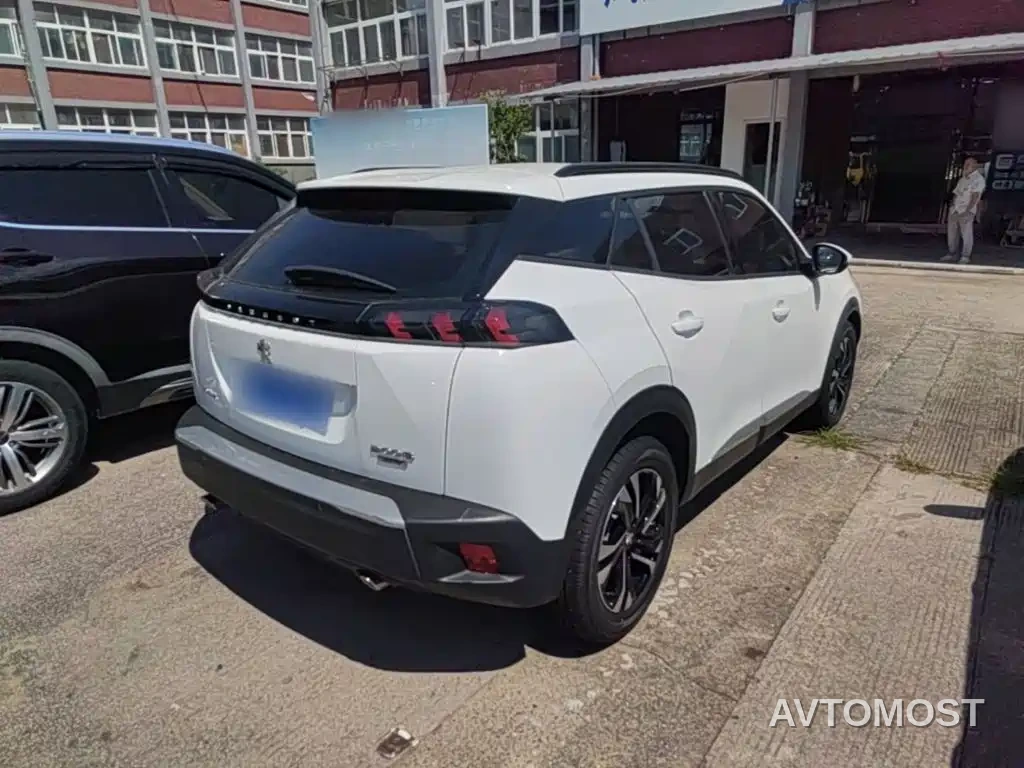 Peugeot 2008 2020 230THP Fashion Sunroof Edition — фото 6