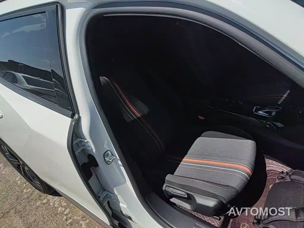 Peugeot 2008 2020 230THP Fashion Sunroof Edition — фото 22